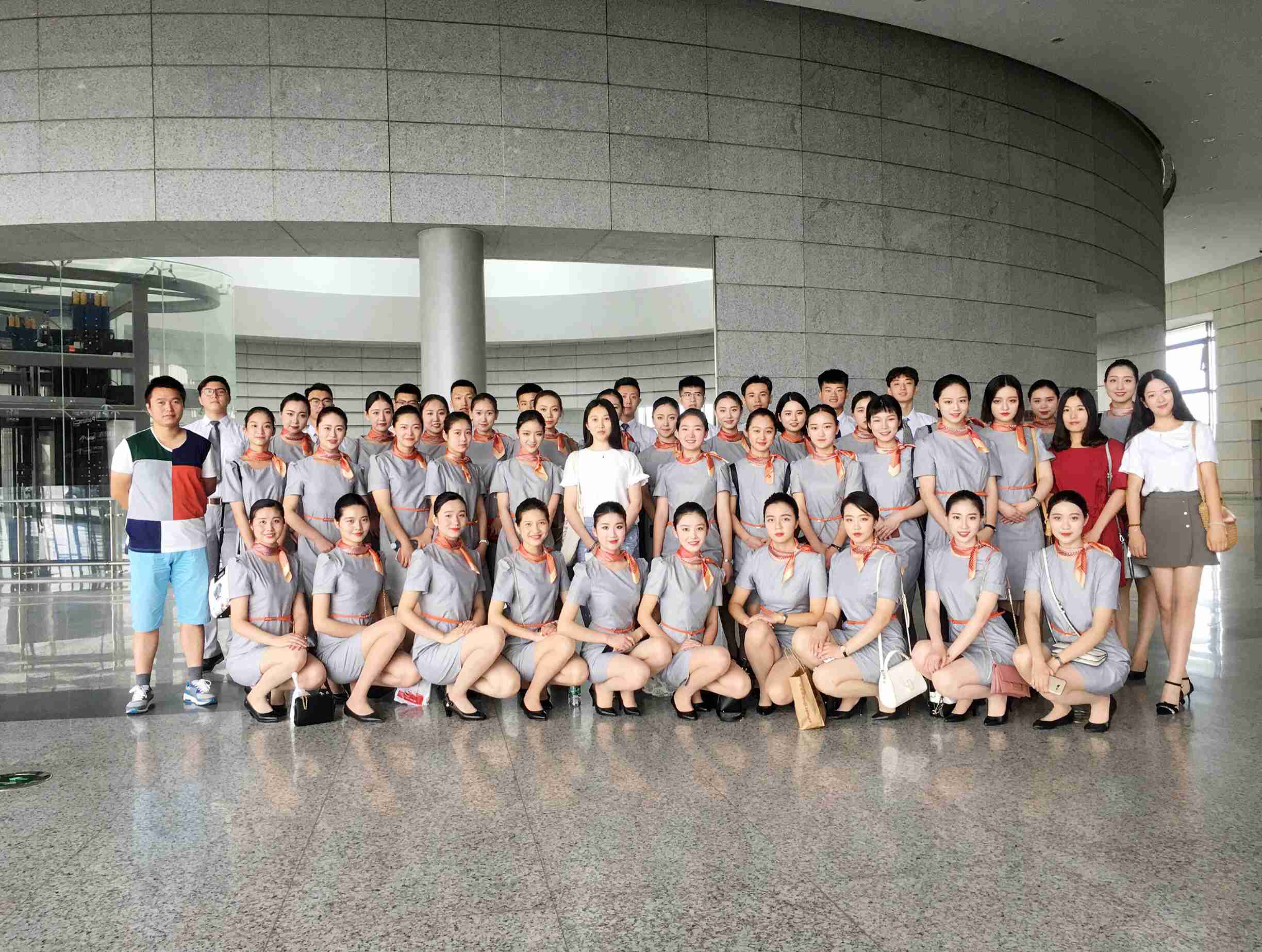 成都航空学校空乘学费